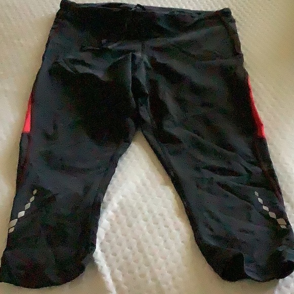 New Pearl Izumi Black and Red Capris new no tag - Picture 1 of 7